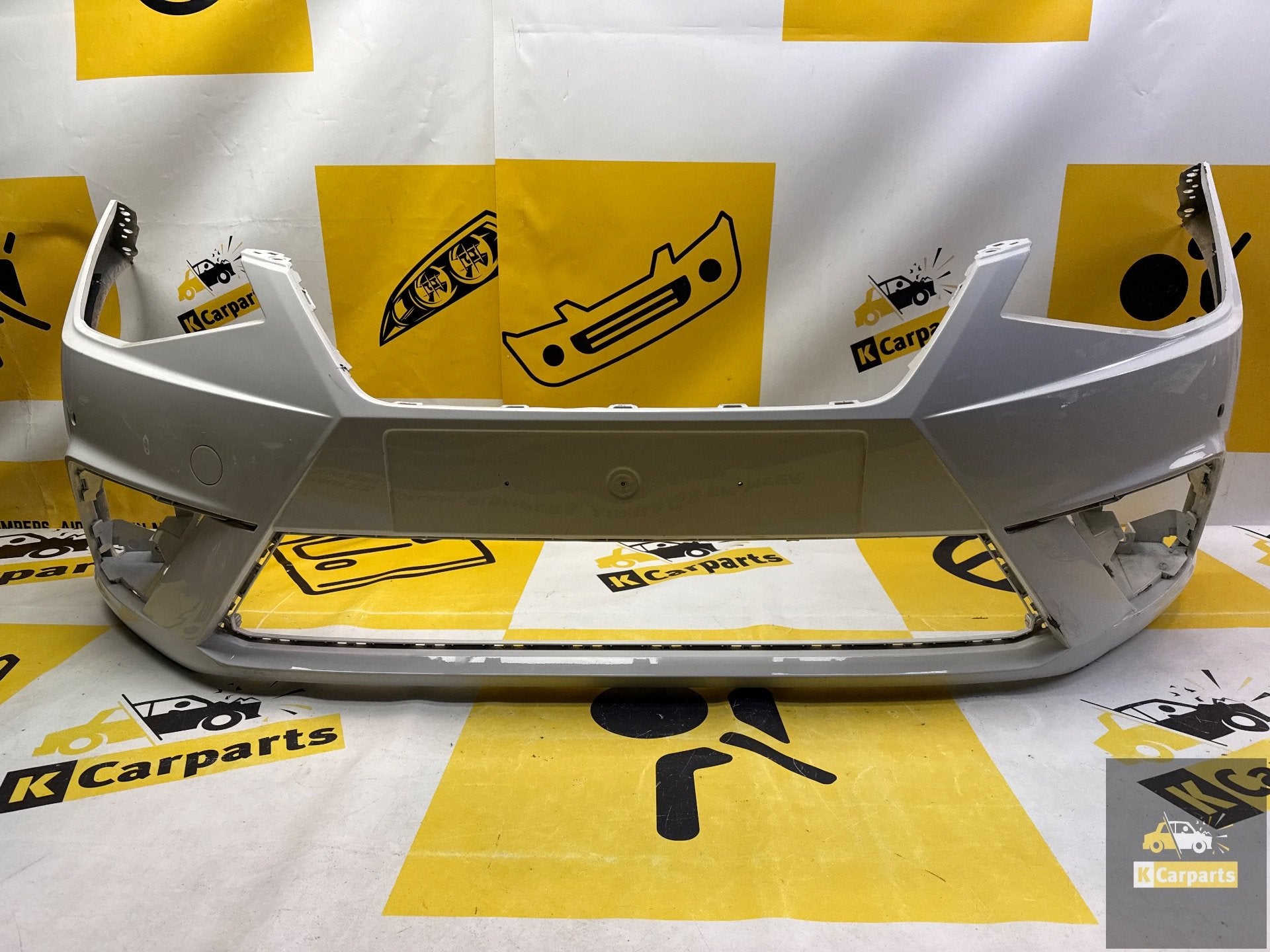Voorbumper seat ibiza 5 V 6F 4pdc Origineel bumper 6F0807221, Gebruikt, Voor, Autovia A-2, Km 585 585
08760  Martorell, ES, SEAT S.A.