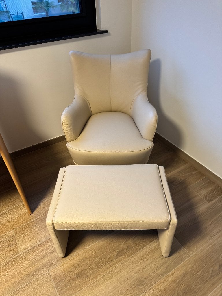 Design lederen fauteuil + voetenbank @spotprijs!, 75 à 100 cm, Comme neuf, Enlèvement, 50 à 75 cm