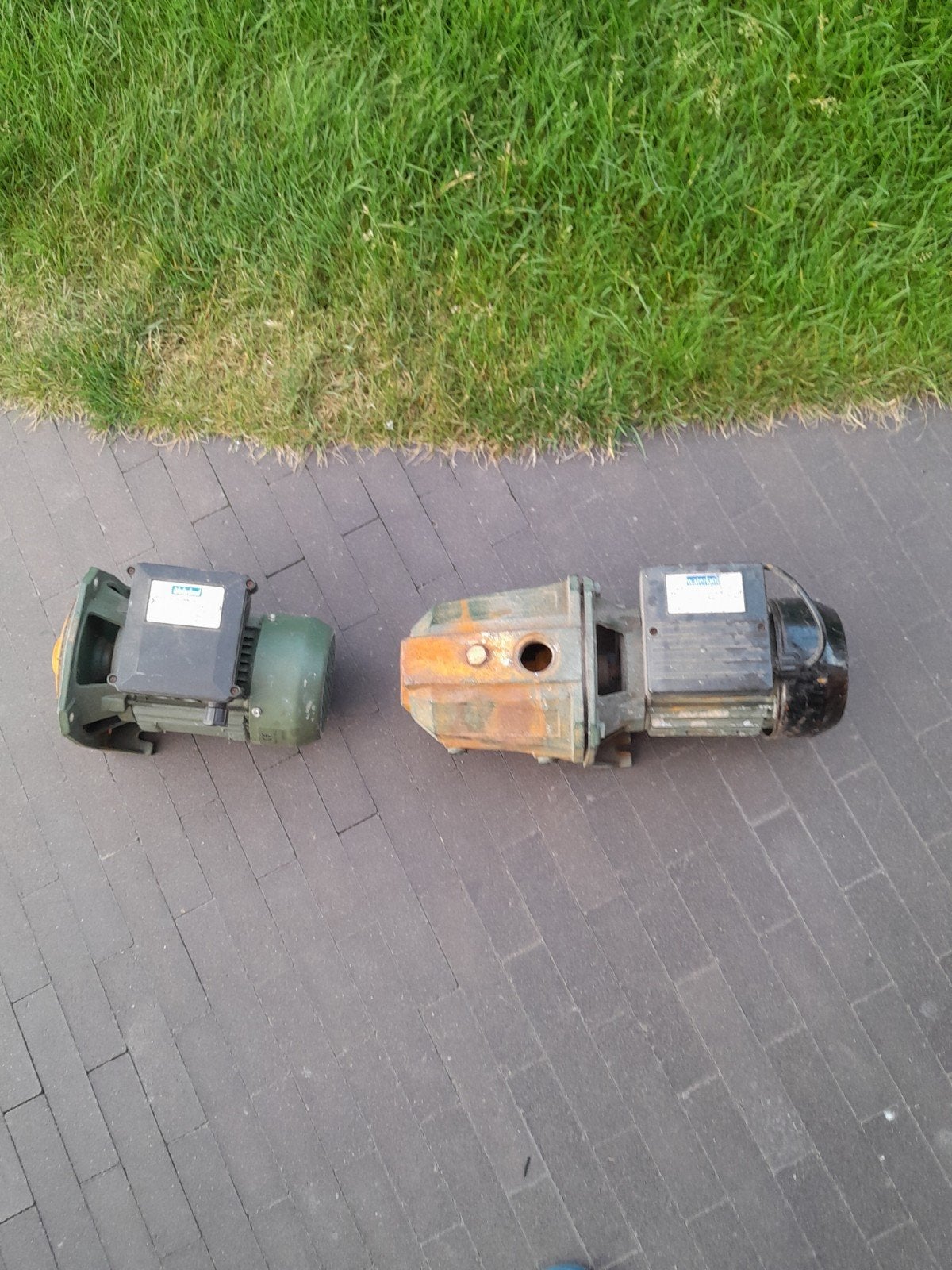 2x waterpompen van waterland, Ophalen