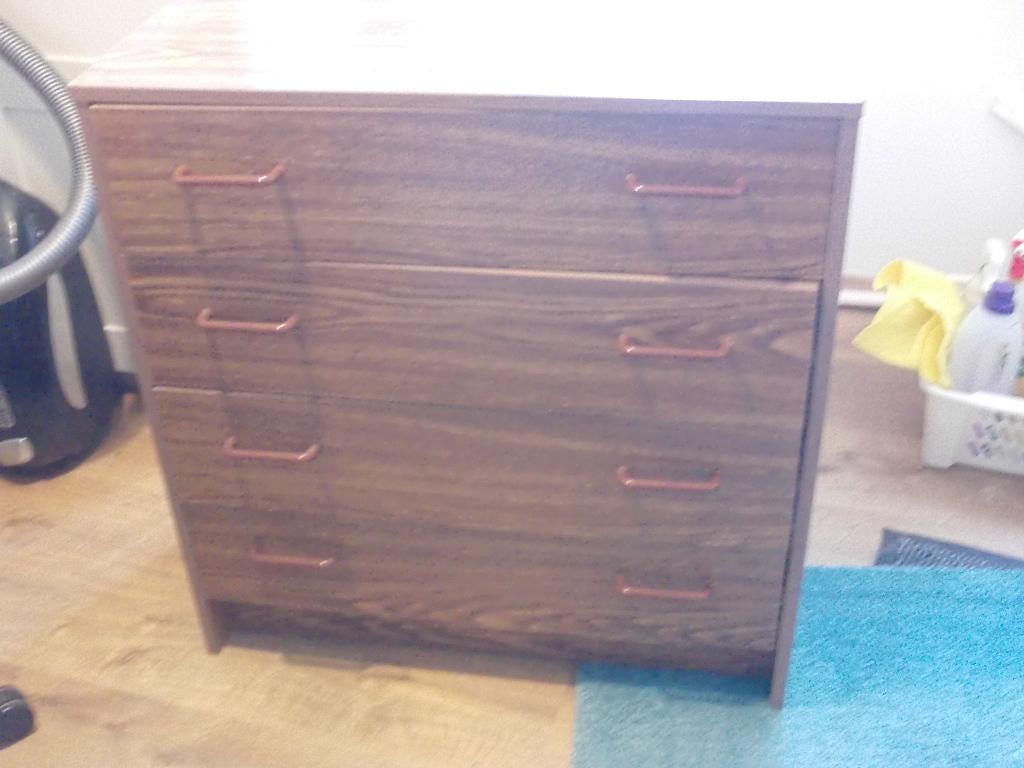kastje met 4 schuiven   bruin, Huis en Inrichting, 3 of 4 laden, Ophalen, Zo goed als nieuw, Overige houtsoorten