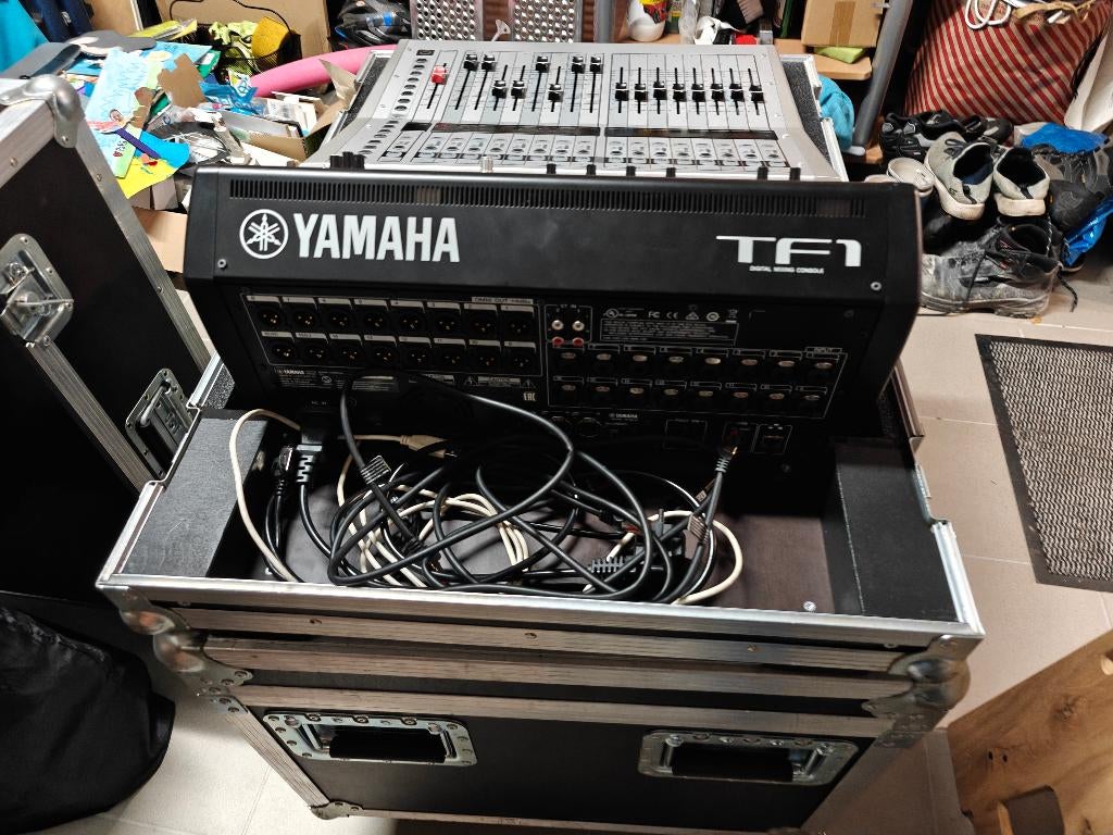 Yamaha TF1 + TIO + 50M netwerk kabel, Audio, Tv en Foto, Professionele apparaten, Ophalen, Gebruikt, Audio