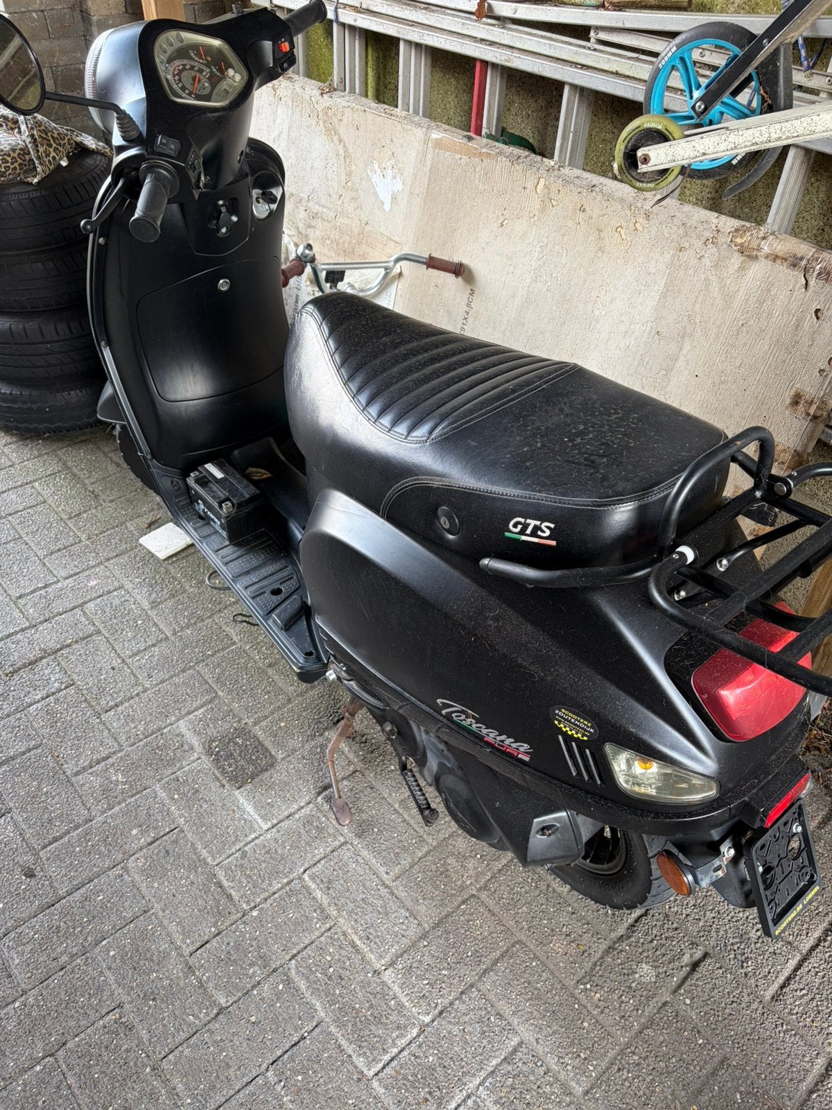 Brommer a klasse met werk aan, Enlèvement, Comme neuf