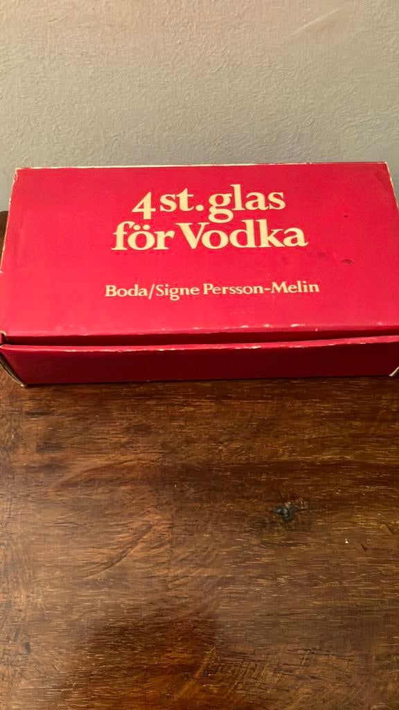 vodka glaasjes, Verzamelen, Ophalen, Zo goed als nieuw