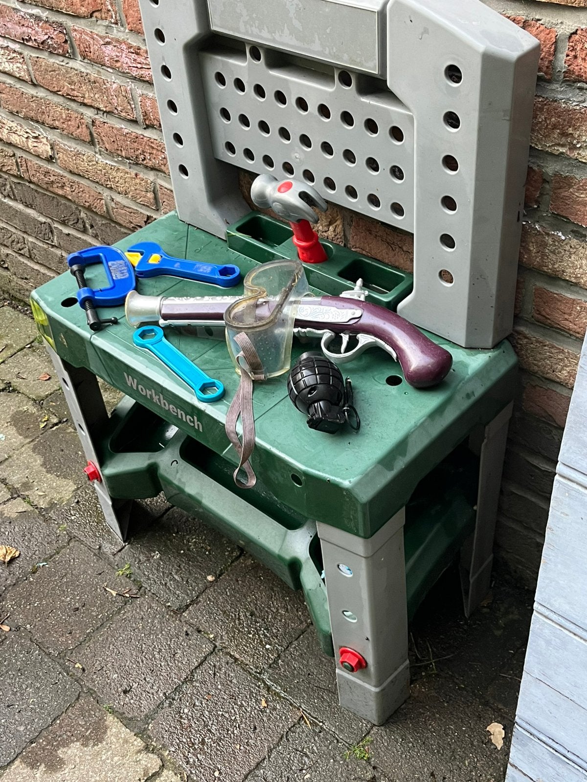 Bosh werkbank met gereedschap/cirkelzaag, Ophalen, Zo goed als nieuw