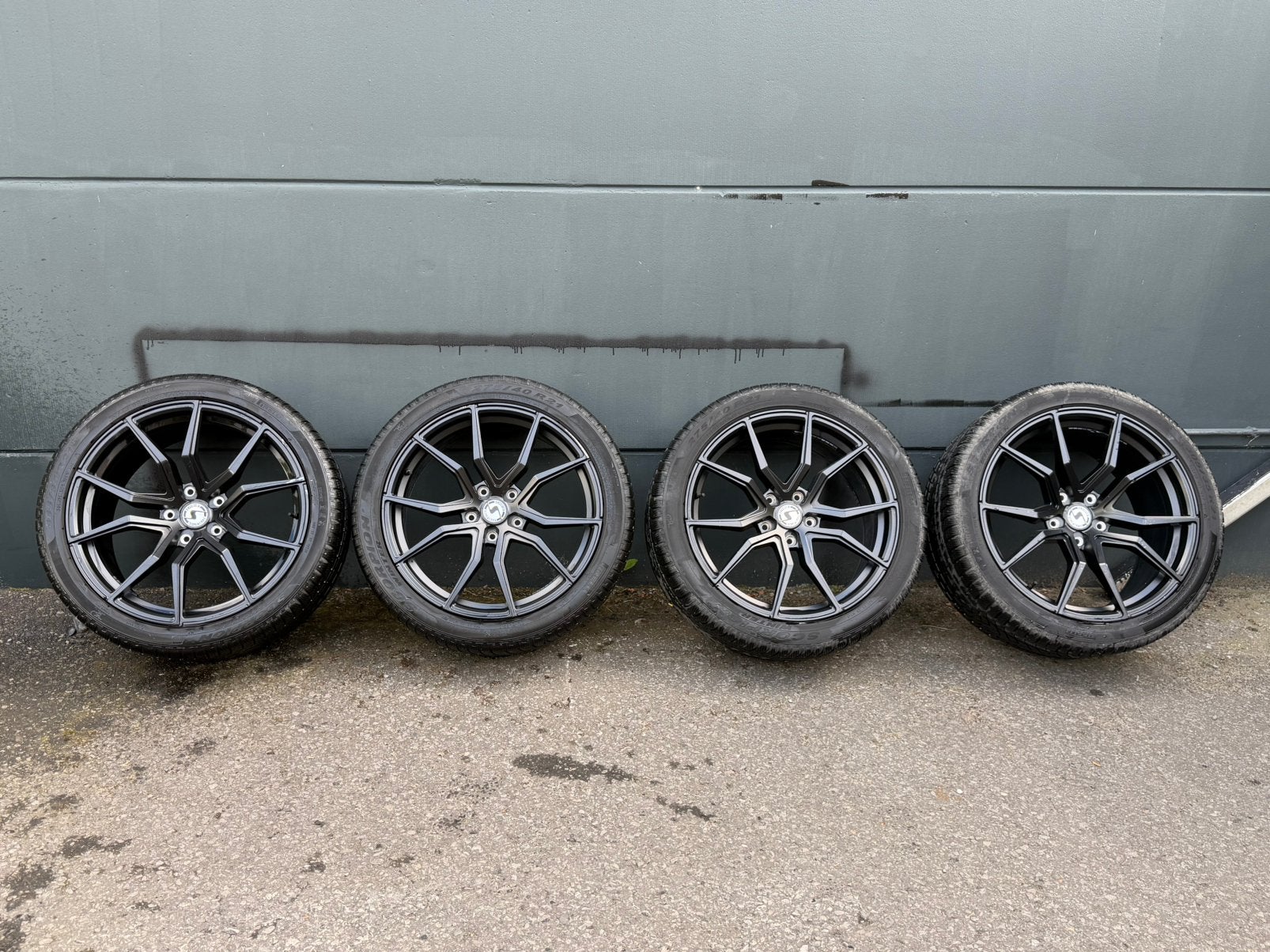 Velgen porsche cayenne met winter banden, Pneus et Jantes, Pneus hiver, 275 mm, Véhicule utilitaire