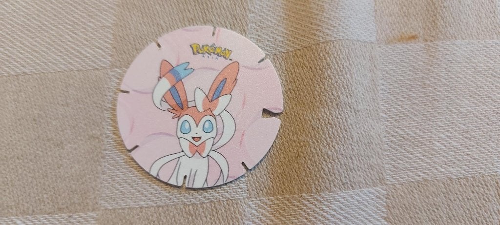 flippo pokemon chiki balls zeldzaam Sylveon fraai, Ophalen of Verzenden, Losse flippo's