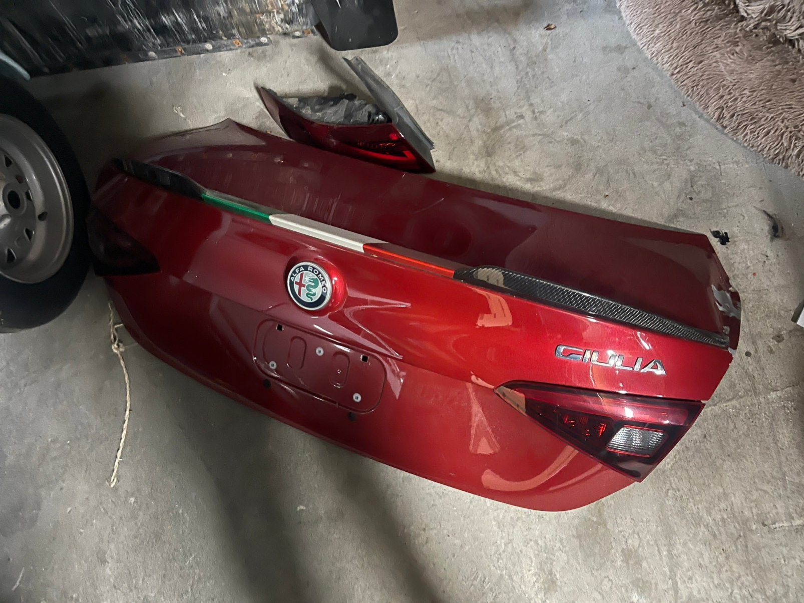 Hayon de l'Alfa Romeo Giulia Quadrifoglio !, Enlèvement, Alfa Romeo, Haillon arrière