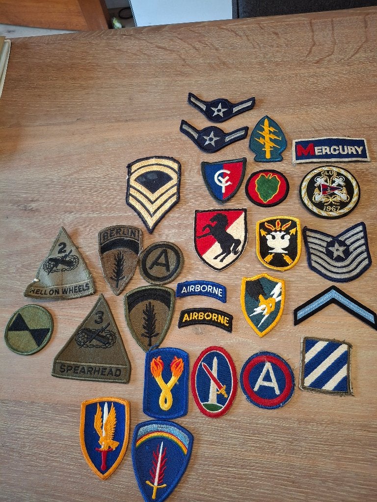 Army badges, Ophalen
