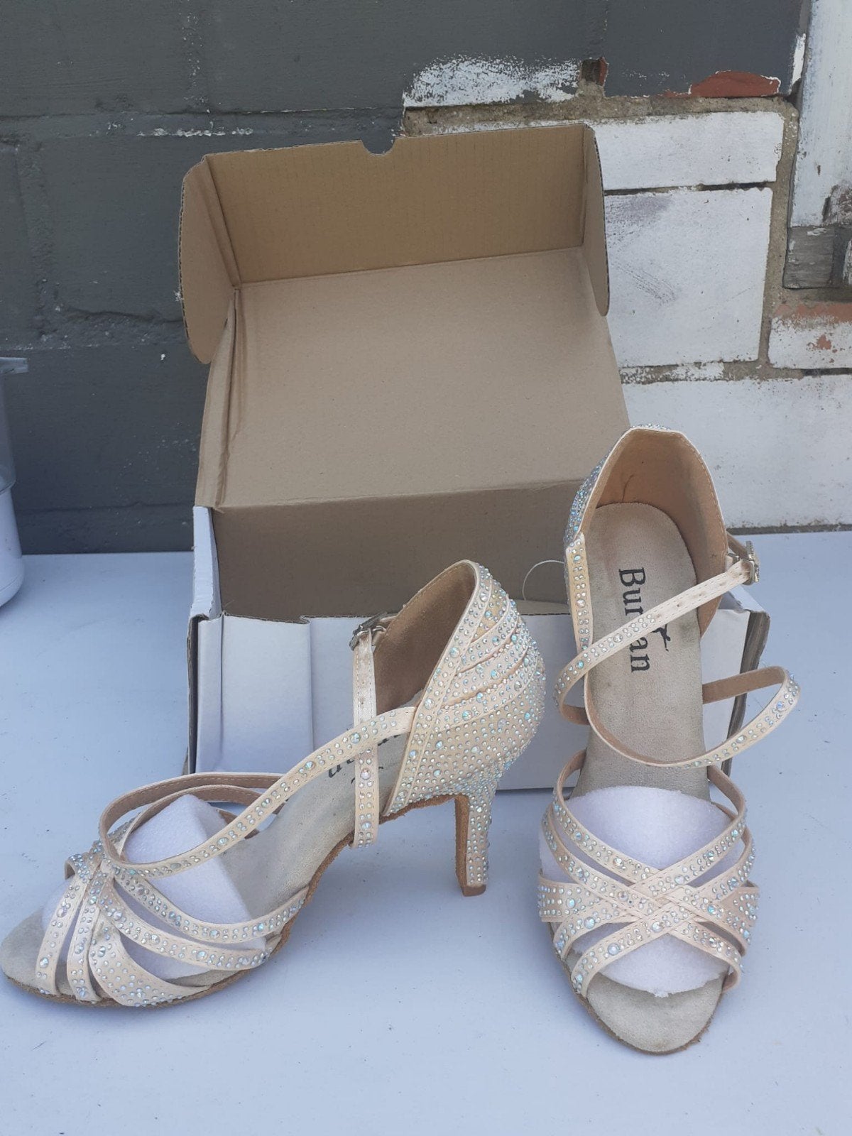 Damesschoenen maat 38, Kleding | Dames, Trouwkleding en Trouwaccessoires, Ophalen, Zo goed als nieuw, Beige, Schoenen
