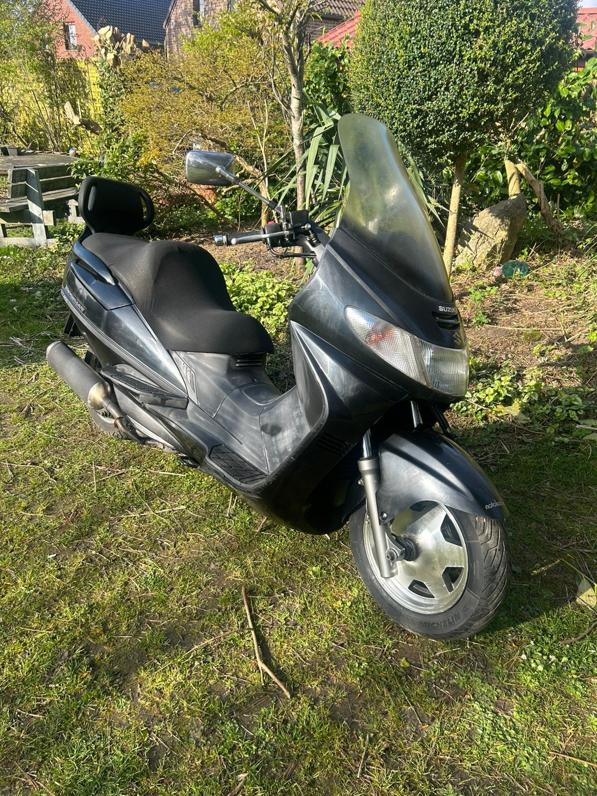 Suzuki burgman 400 cc, Motos, Enlèvement, Utilisé