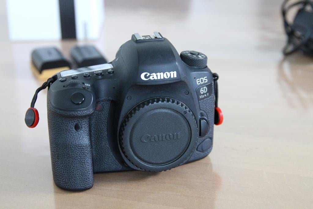 Canon 6D Mark II body – perfecte staat – 2 batterijen, Spiegelreflex, Canon, 26 Megapixel, Ophalen of Verzenden