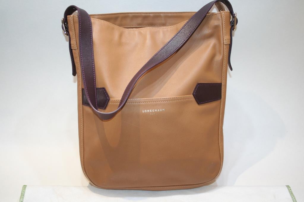 Longchamp schoudertas, glad beige/bruin kalfsleder TOP, Handtassen en Accessoires, Tassen | Schoudertassen, Zo goed als nieuw