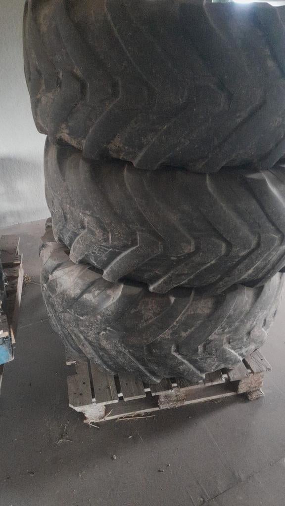 Banden Michelin 460 70 r 24/ 17.5 24 verreiker, Zakelijke goederen, Ophalen