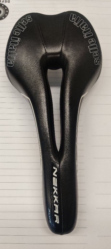 selle italia nekkar plus, Enlèvement ou Envoi, Comme neuf, Selle