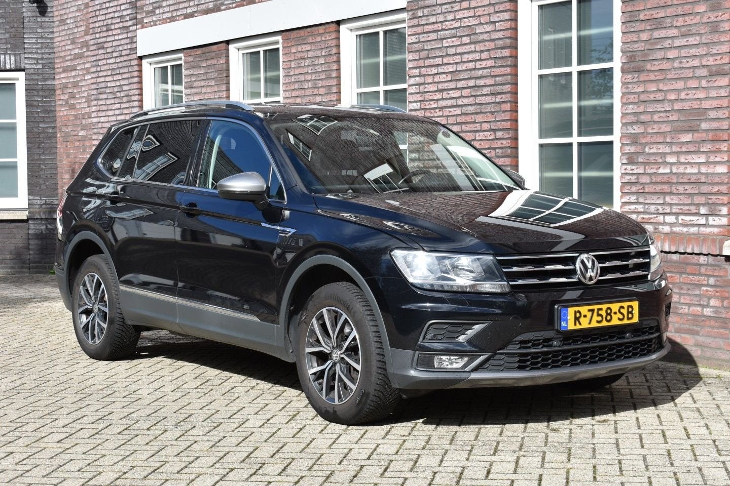 Volkswagen Tiguan Allspace Wij zijn op afspraak geopend! Gra, Automaat, Adaptive Cruise Control, 139 g/km, Zwart