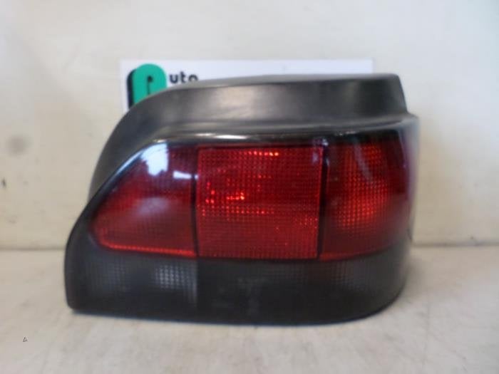 Achterlicht rechts van een Renault Clio (Clio 1 91-), Gebruikt, -, Renault, -