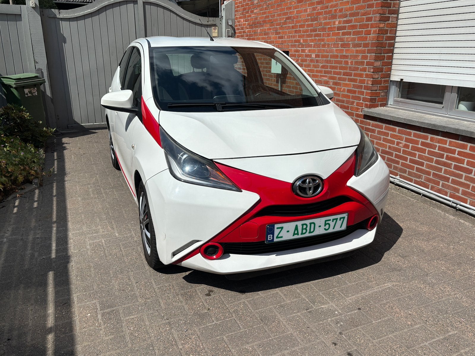 Toyota Aygo bouwjaar 2015 Benzine Airco, Auto's, Toyota, Voorwielaandrijving, 4 zetels, Stof, Wit