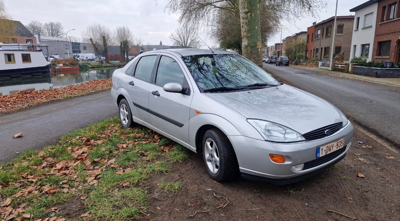 Ford Focus Ghia 1.6i, Focus, Zwart, 4 cilinders, Leder