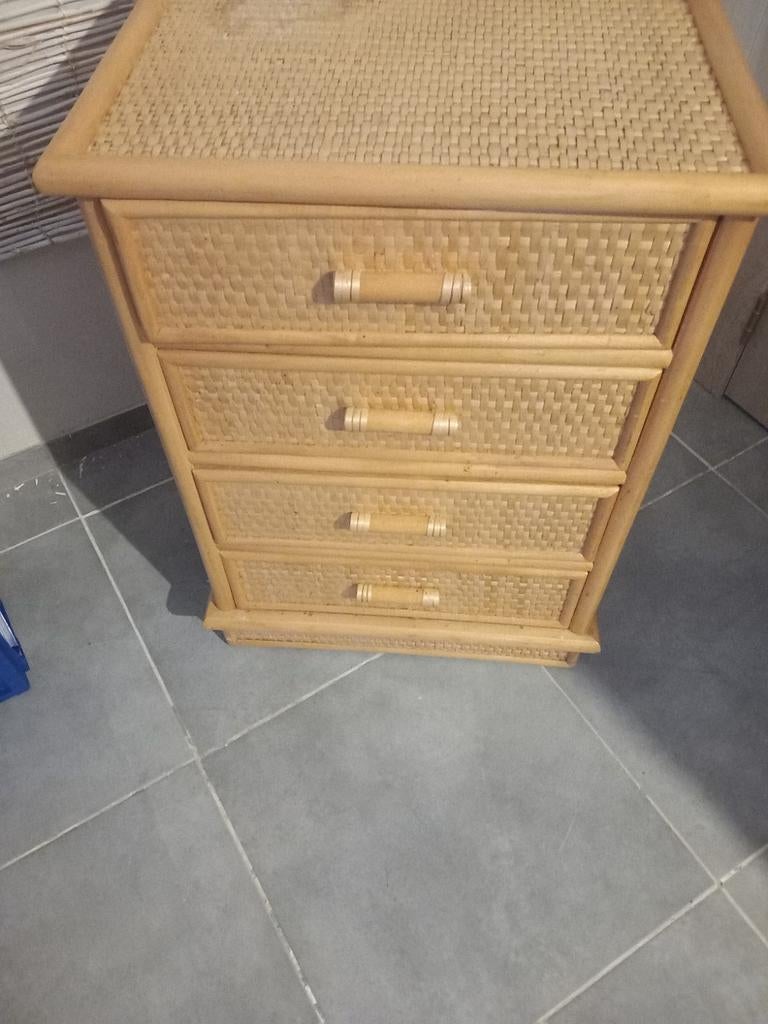Zeer goed rotan kast, Enlèvement