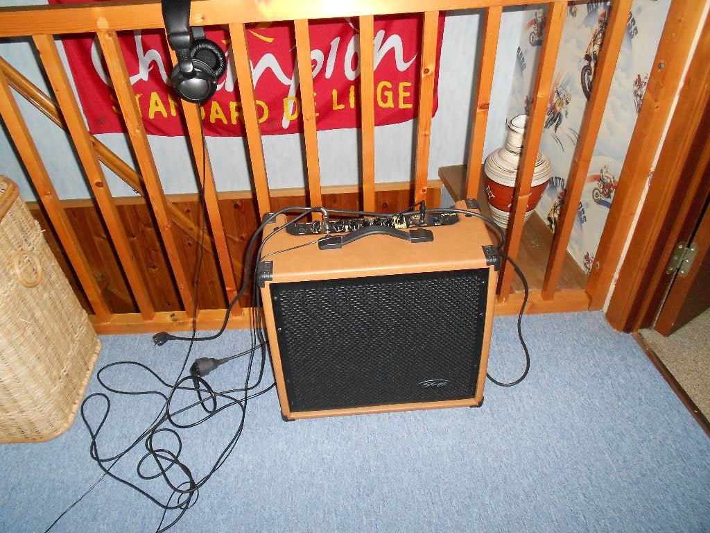 ampli guitare stagg,60 watt, Musique & Instruments, Amplis | Basse & Guitare, Enlèvement, Comme neuf, Guitare, 50 à 100 watts