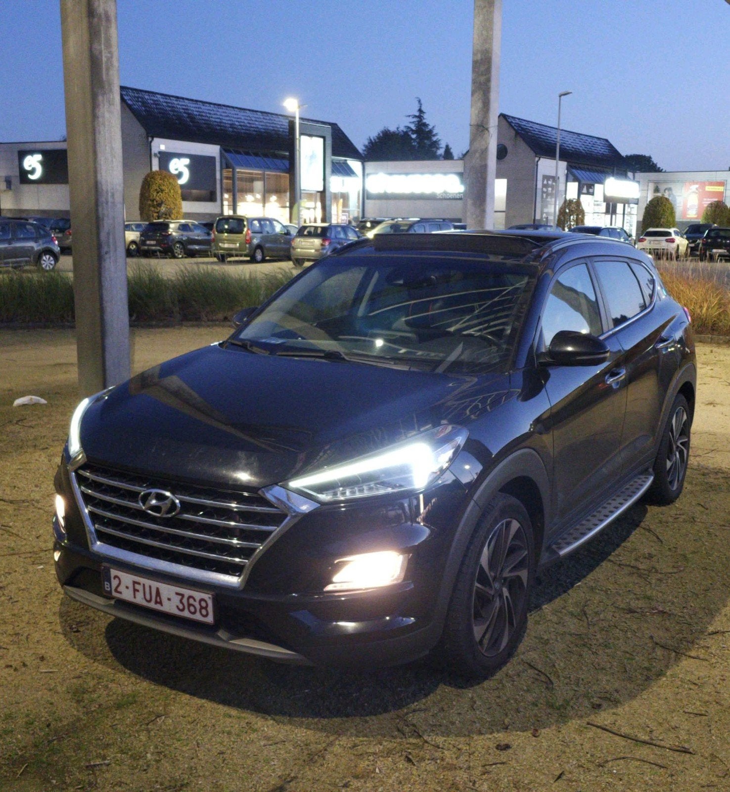 hyundai tucson*AUTOMAAT*PANO*FULL OPTION*1.6L, Auto's, Automaat, Elektrische koffer, Zwart, Leder