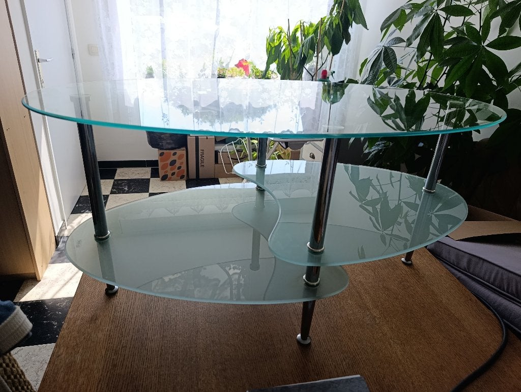 Ovale glazen salontafel met matglas schappen, Ophalen, 50 tot 100 cm, 50 tot 100 cm, Zo goed als nieuw