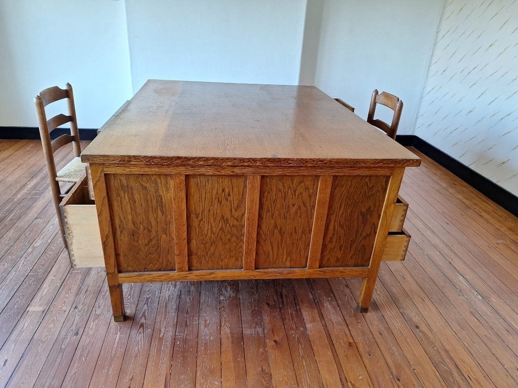 Prestigieus en standigvol eiken bureau. Nieuwe prijs!!!, Huis en Inrichting, Ophalen