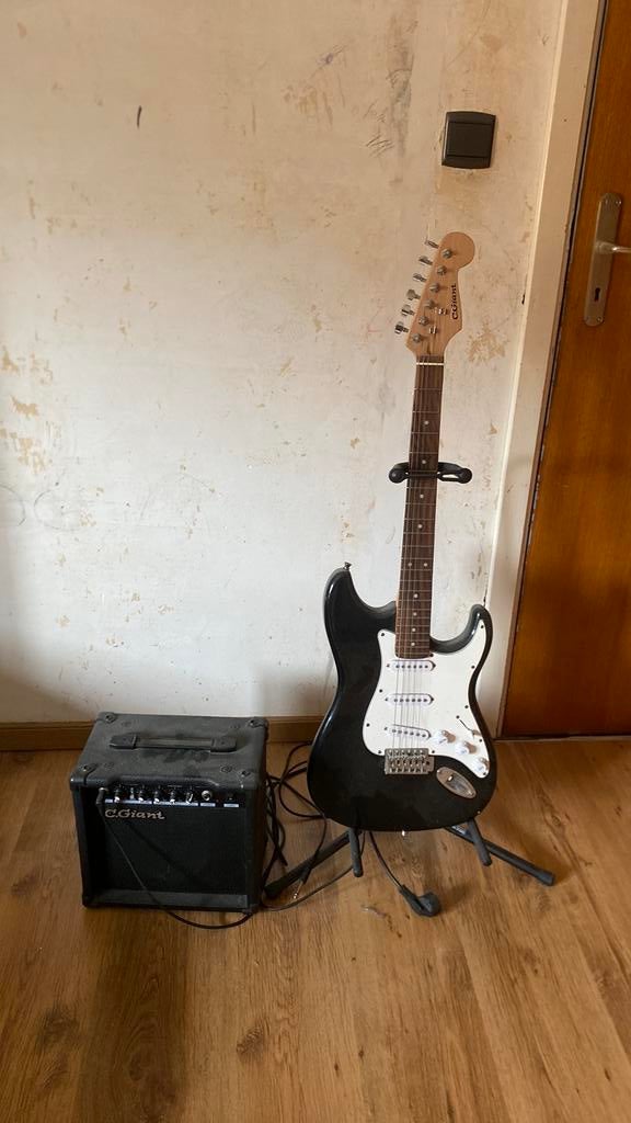 C.Giant elektrische gitaar + versterker, Musique & Instruments, Enlèvement, Comme neuf