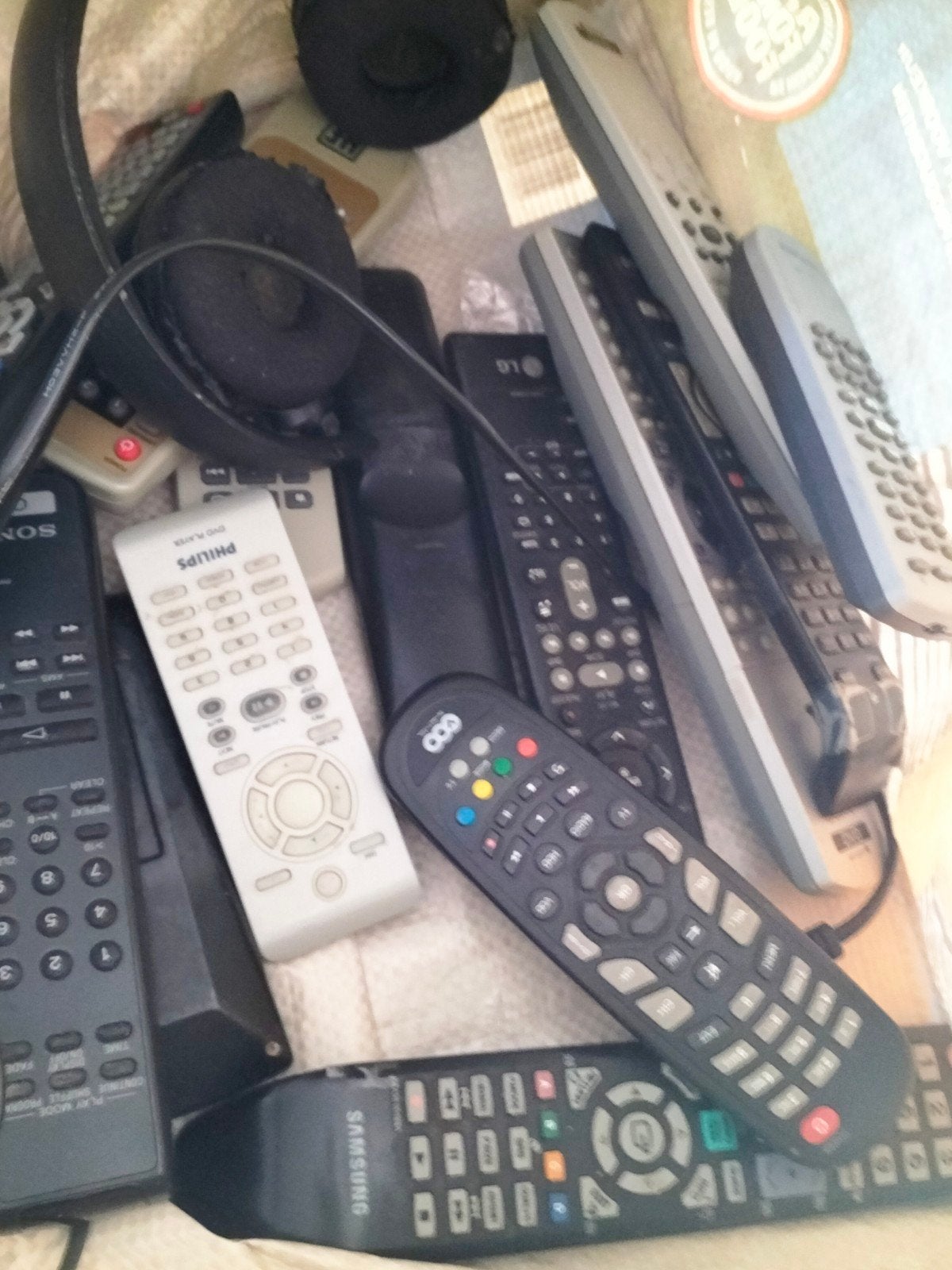 Tout le lot de télécommande TV ou Lecteurs, TV, Hi-fi & Vidéo, Enlèvement ou Envoi, TV