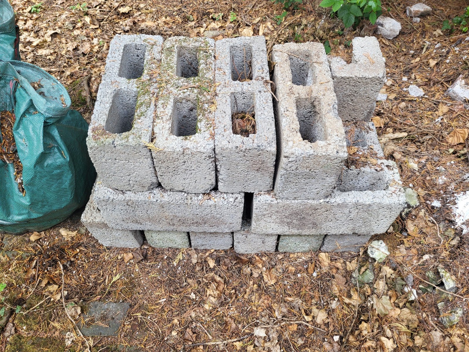 Blocs en béton à donner. A venir chercher rapidement., Bricolage & Construction, Enlèvement, Béton