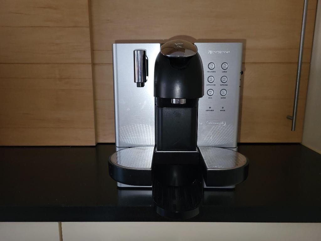 DeLonghi Nespresso Lattissima Premium, Elektronische apparatuur, Koffiezetapparaten, Niet werkend, Overige typen, Espresso apparaat