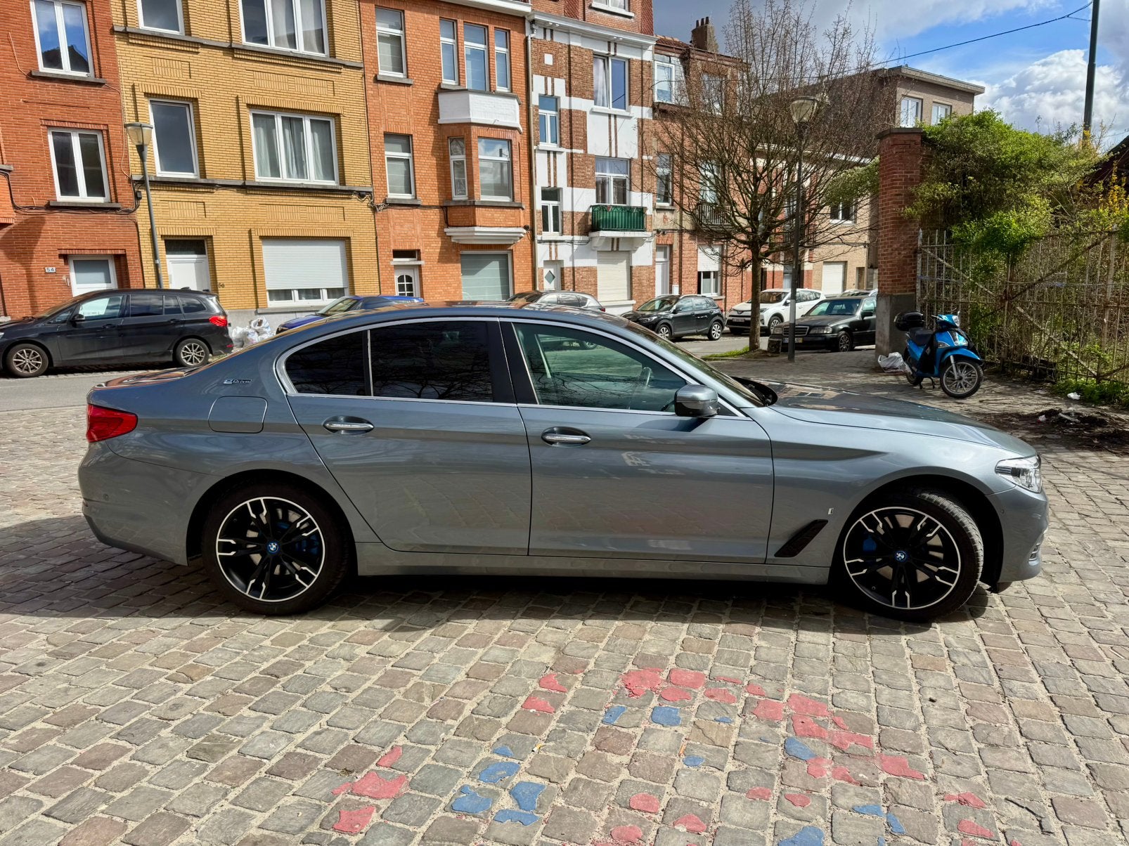 530eA PHEV Performance Business Edition (185 HS), Autos, Cuir, Achat, Automatique, Particulier