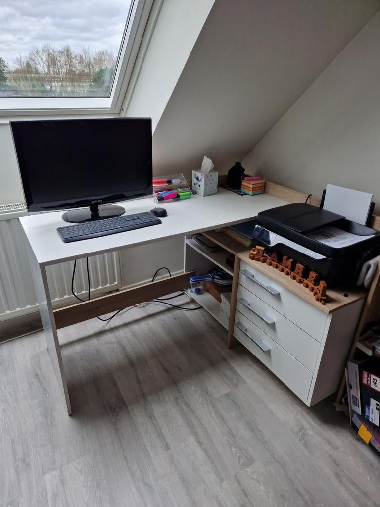 Hoekbureau 128.5 x 54, Huis en Inrichting, Ophalen, Zo goed als nieuw