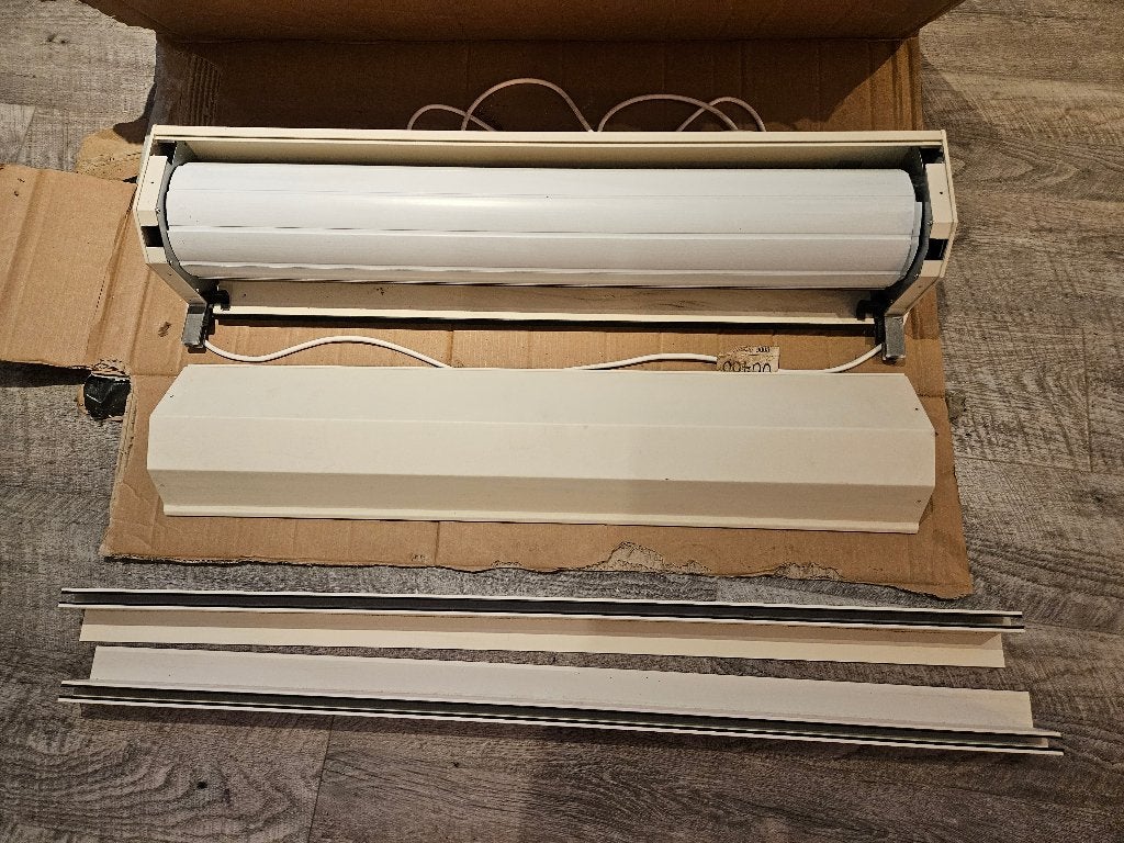 Nieuw Harol elektrisch rolluik 94 x 125 cm + Somfy bediening, Minder dan 100 cm, Nieuw, Ophalen of Verzenden, Elektrische bediening