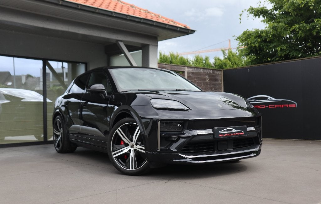 Macan e Turbo/Headup/Pano/Luchtv/360/Bose/Chrono/639 pk, Auto's, Porsche, Automaat, Dealer onderhouden, 470 kW, Zwart
