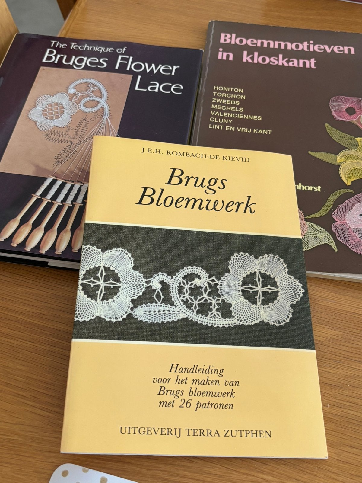 Lot Brugs Bloemwerk boeken, Hobby en Vrije tijd, Kantklossen, Verzenden, Zo goed als nieuw