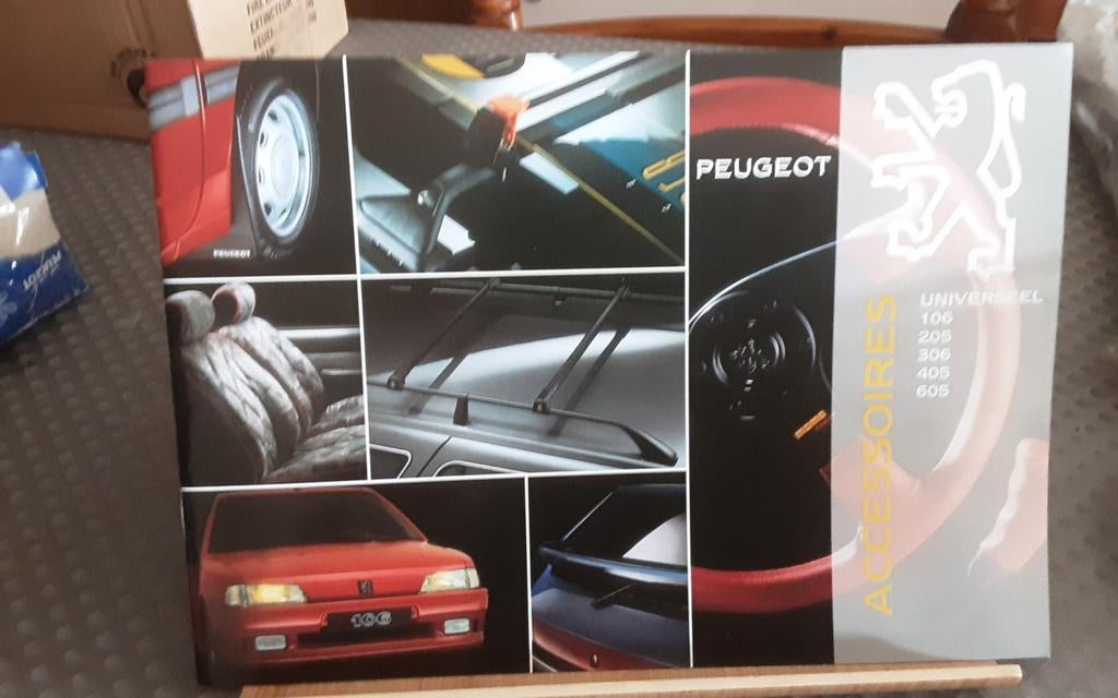 PEUGEOT accessoires brochure, Livres, Autos | Brochures & Magazines, Enlèvement ou Envoi, Peugeot