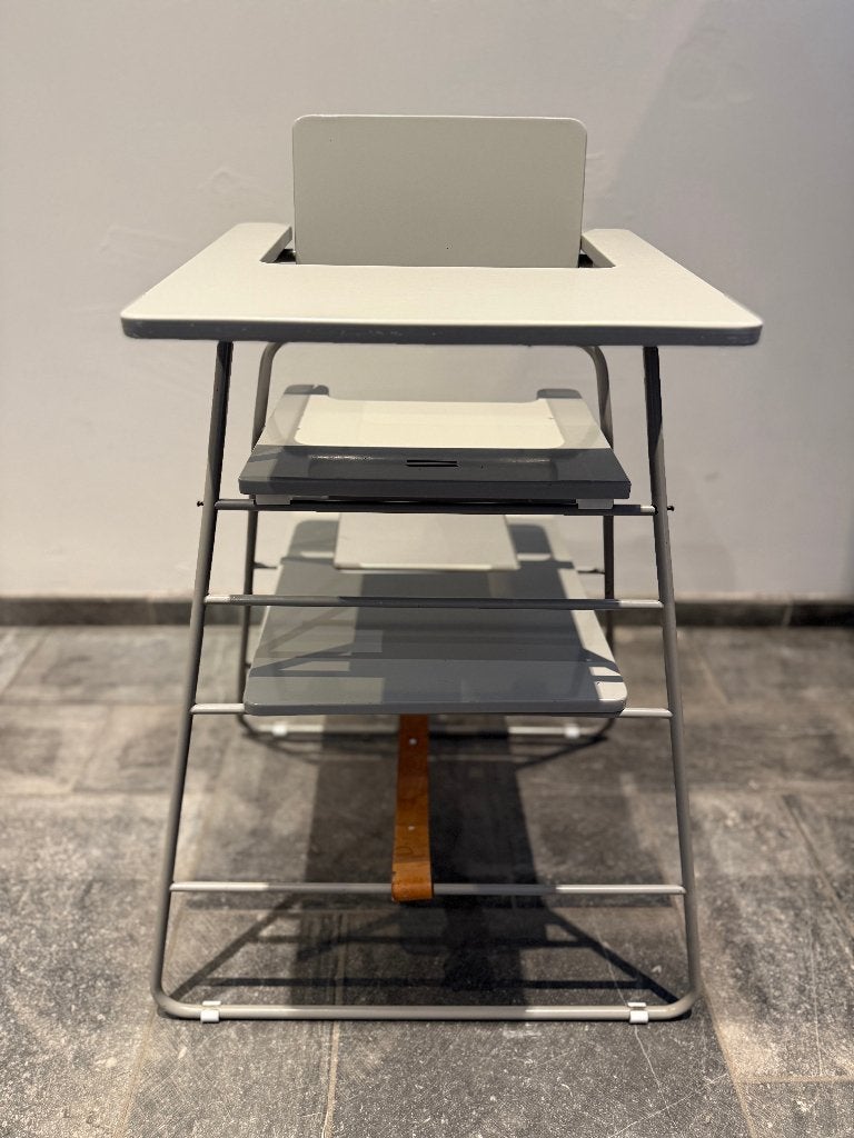 TOWERchair by BudtzBendix - design meegroeistoel (grijs), Ophalen, Gebruikt, Meegroeistoel, Afneembaar eetblad