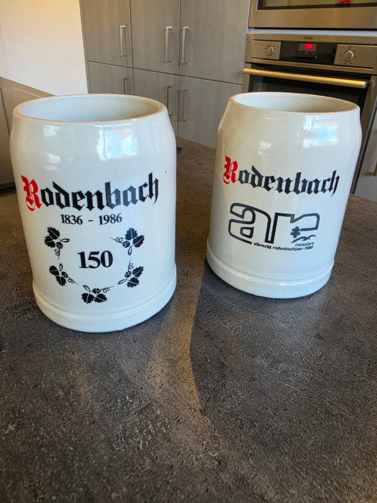 2 Vintage Rodenbach keramieken kruiken, Verzamelen, Ophalen of Verzenden