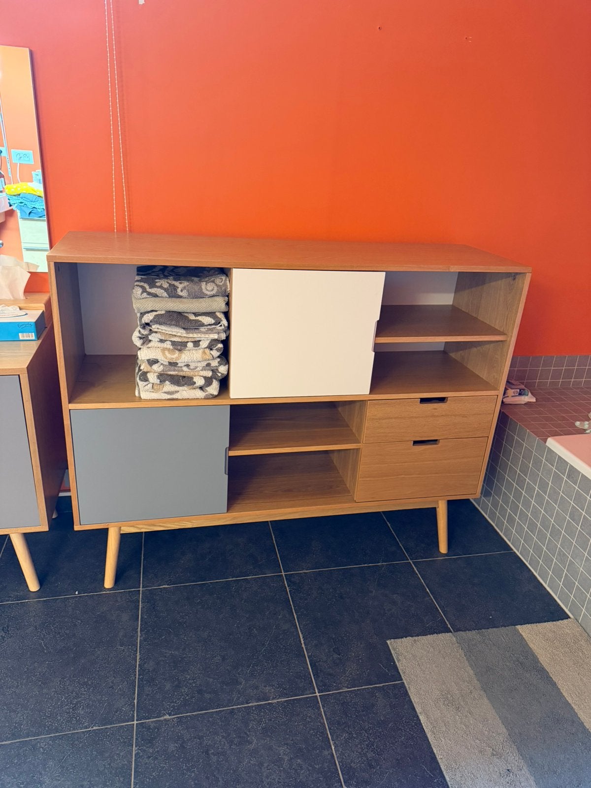 Kast, Ophalen, Zo goed als nieuw