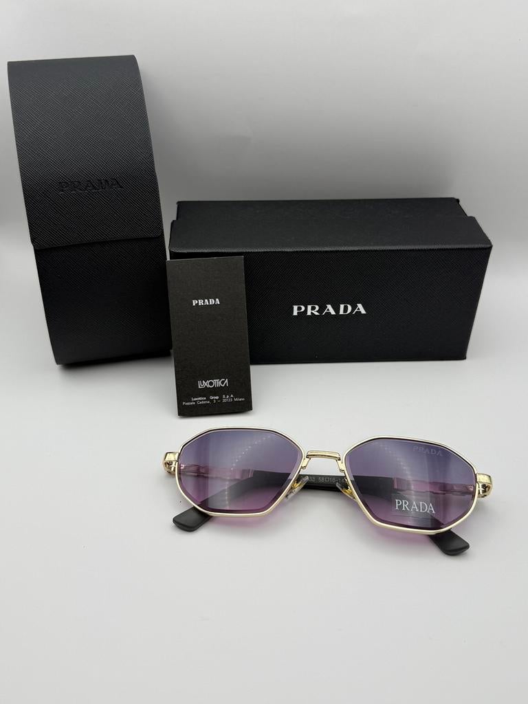Lunettes de soleil Prada neuves avec emballage, Enlèvement ou Envoi, Neuf, Lunettes de soleil