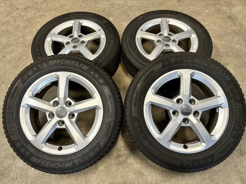 16 inch originele velgen + winterbanden Audi Q2 81A601025 se, Pneus et Jantes, Pneus hiver, 16 pouces, -