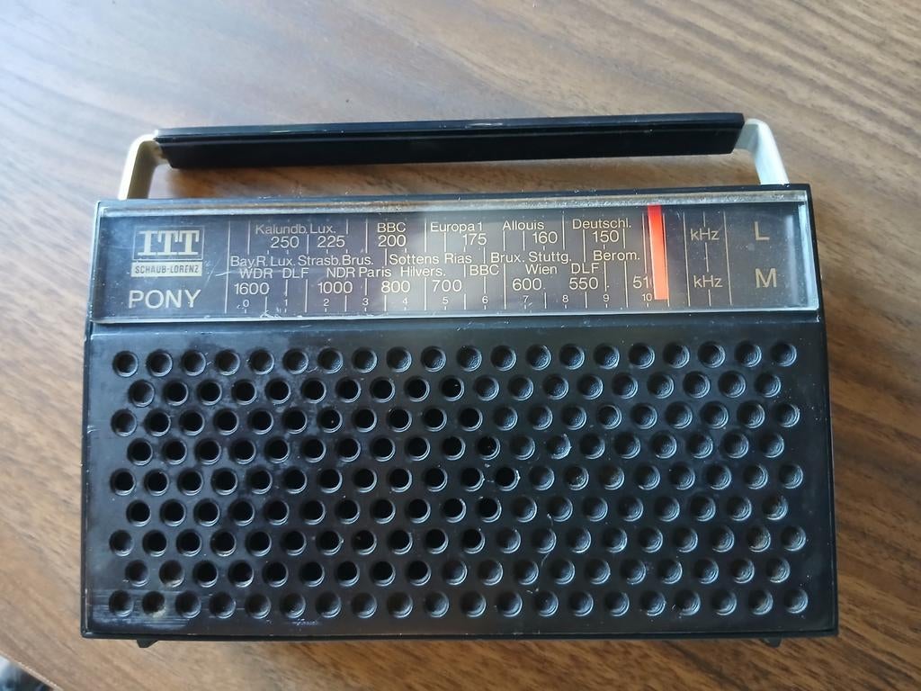 Vintage transistorradio van  ITT Schaub-Lorenz, pony 16, TV, Hi-fi & Vidéo, Radios, Radio, Enlèvement