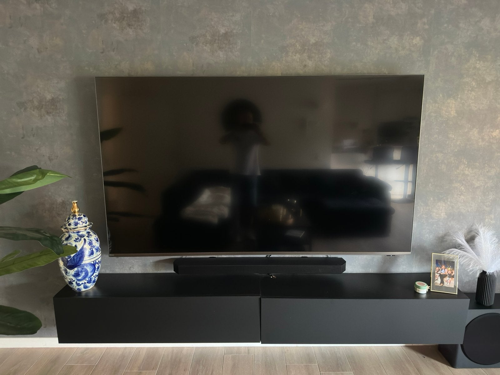 Te koop Philips 85 inch ambiligt en Samsung surround set, Ophalen