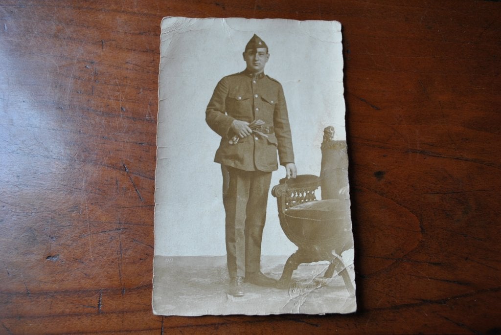 Photo carte postale ancienne Militaire en uniforme posant, Enlèvement ou Envoi, Armée de terre, Photo ou Poster