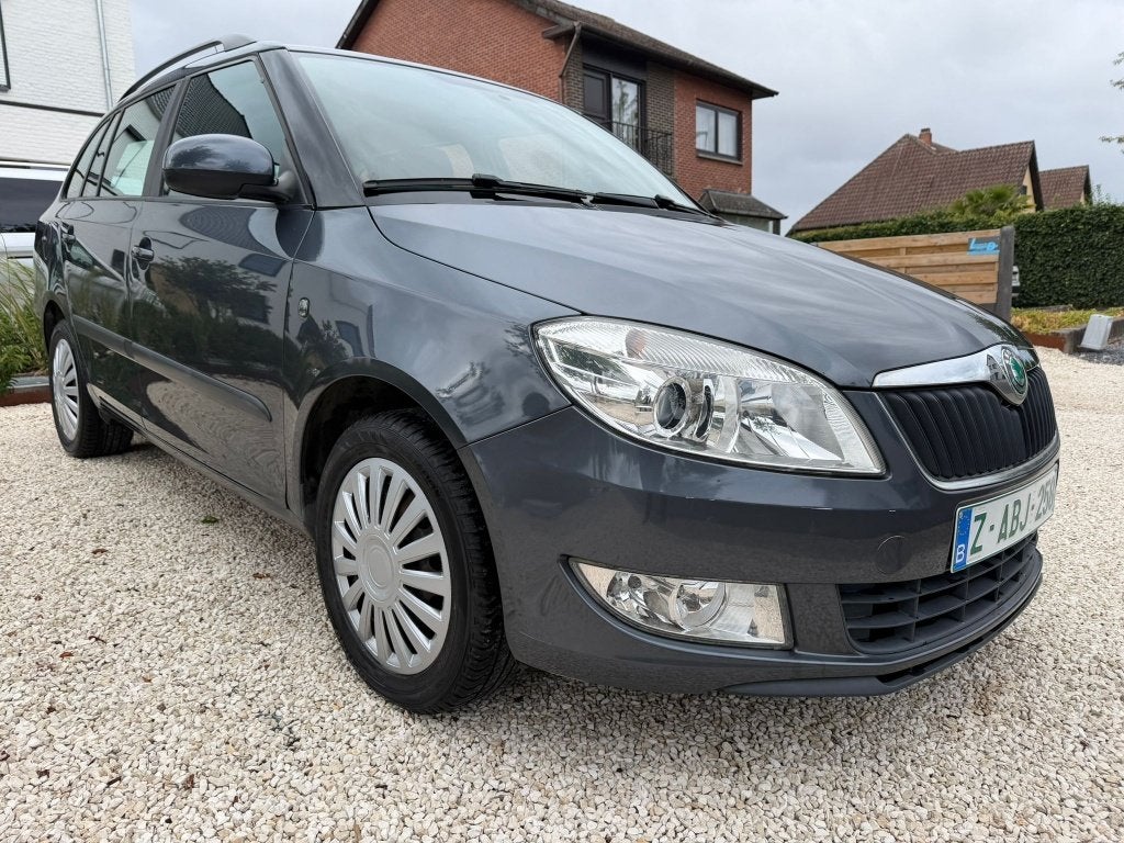 Prachtige Skoda Fabia Combi! GPS! 85.000km! 1jaar GARANTIE, Auto's, Voorwielaandrijving, Euro 5, Stof, Parkeersensor