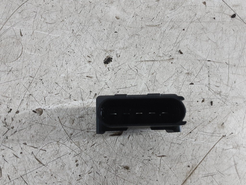 ORDINATEUR POMPE A CARBURANT Golf VII (AUA) (5Q0906093A), Volkswagen, Volkswagen AG, Utilisé, Kundenbetreuung@volkswagen.de