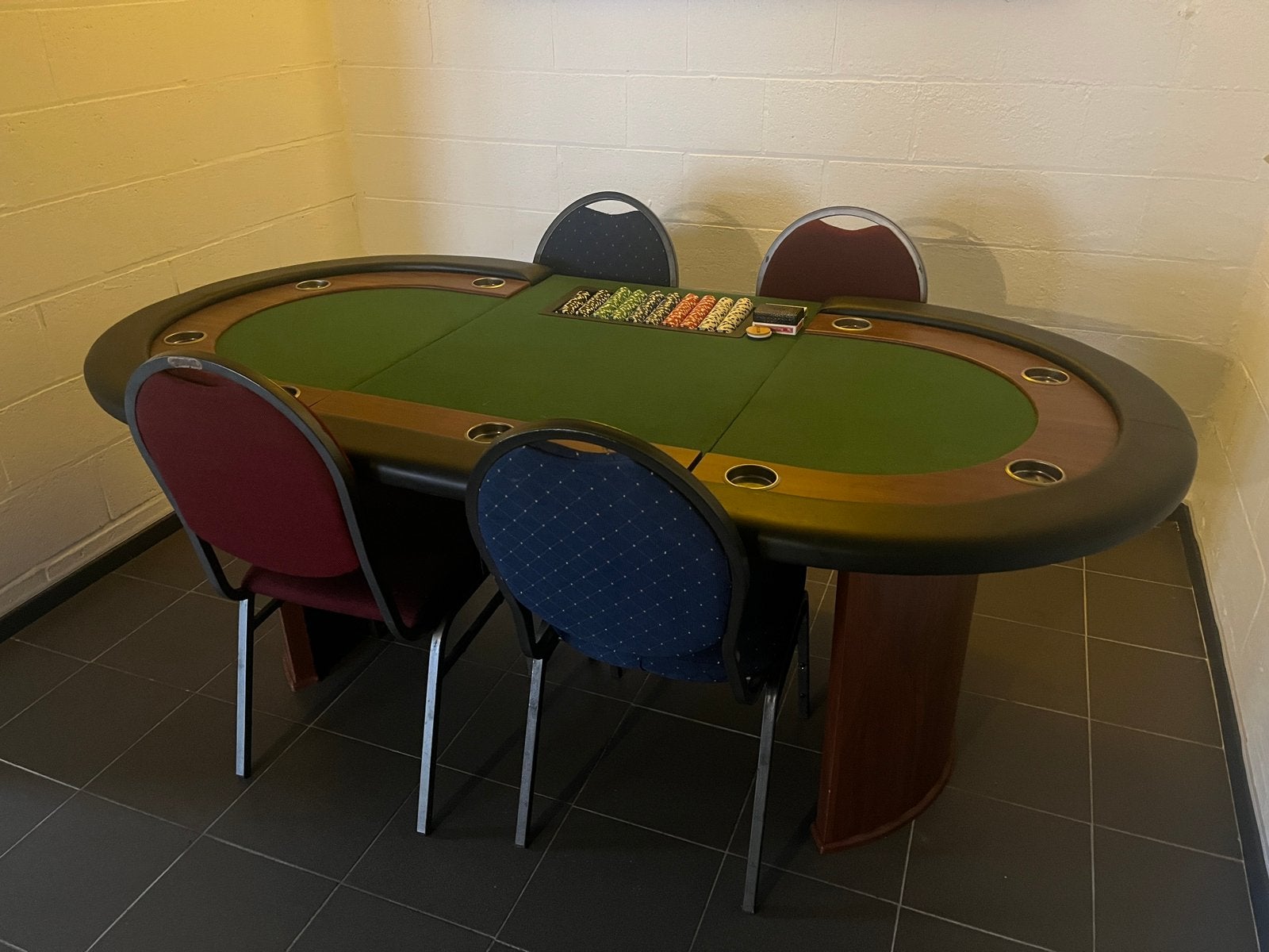 Pokertafel nieuwstaat, Ophalen, Zo goed als nieuw
