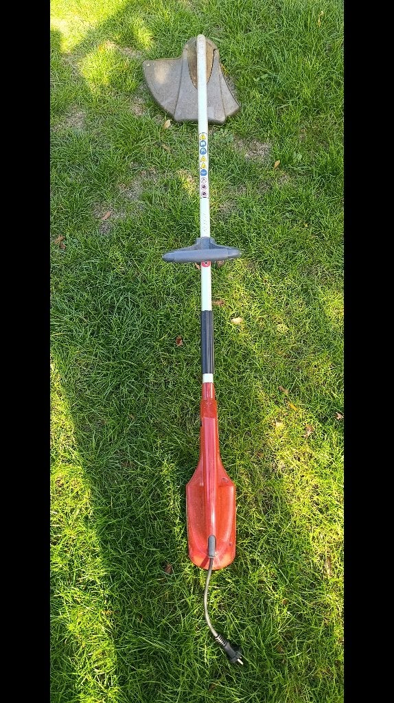 Débroussailleuse 220V   0474/063588, Jardin & Terrasse, Électrique, Enlèvement, Utilisé, 10 à 30 cm