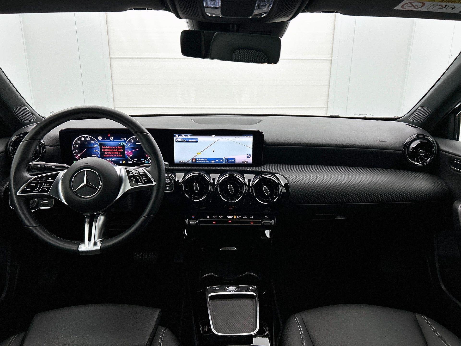 Mercedes-Benz A-klasse 180 Hatchback Business Line | Verwarm, Autos, 100 kW, Achat, Euro 6, Entreprise